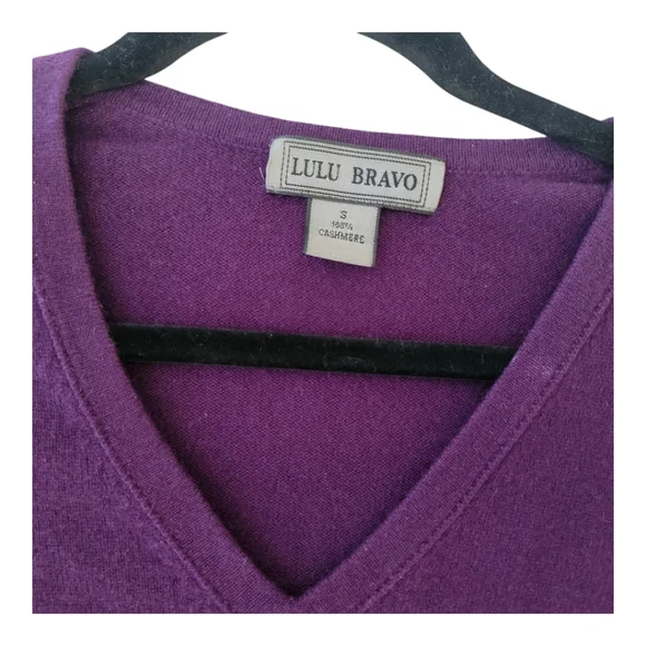Vintage Lulu Bravo Purple Women's 100 % Cashmere Sweater in Size S - Picture 3 of 8